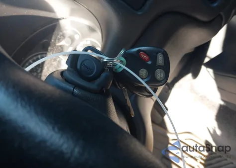 2000 GMC Jimmy Sle z USA, uszkodzony, nr VIN 1GKDT13W4Y2359595